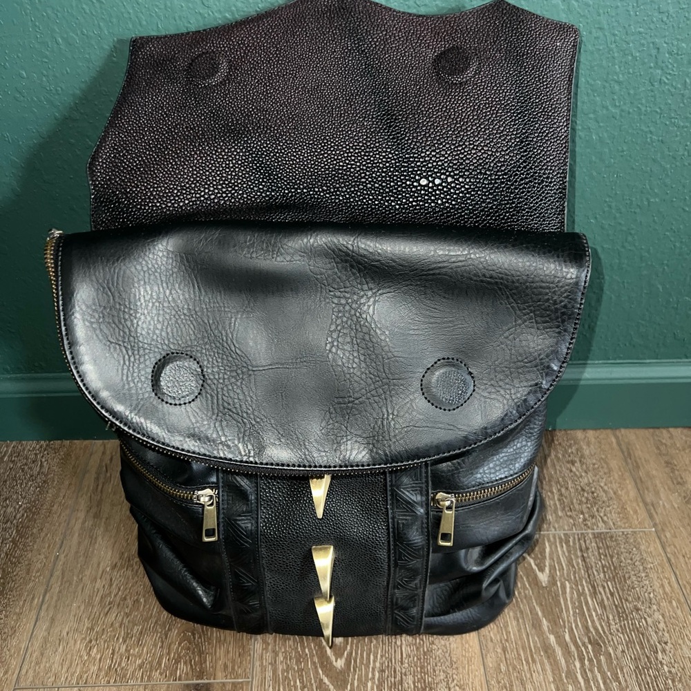 HBO ThinkGeek Mother of Dragons Backpack - Picture 6 of 15